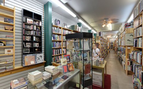 Used Book Store «Bookleggers Used Books», reviews and photos, 2907 N Broadway St, Chicago, IL 60657, USA