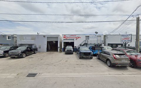 Auto Body Shop «Jaruco Auto Paint & Body», reviews and photos, 564 W 28th St, Hialeah, FL 33010, USA