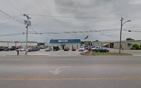 Auto Body Shop «Maaco Collision Repair & Auto Painting», reviews and photos, 1308 Central Pkwy SW, Decatur, AL 35601, USA