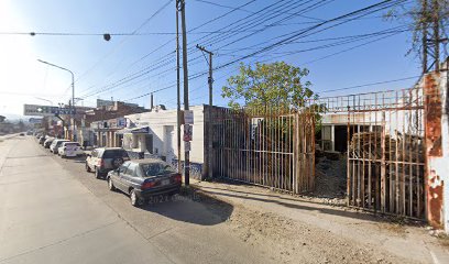 'Tico' drugstore, estacionamiento, cochera y lavadero