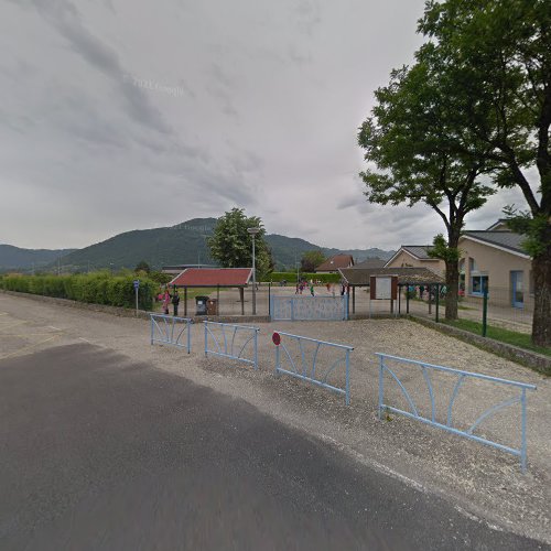 Ecole Primaire à Saint-Étienne-de-Crossey