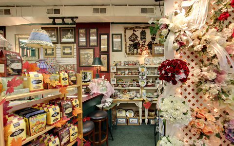 Florist «Gift Hut & Flowers», reviews and photos, 22086 Lorain Rd, Cleveland, OH 44126, USA