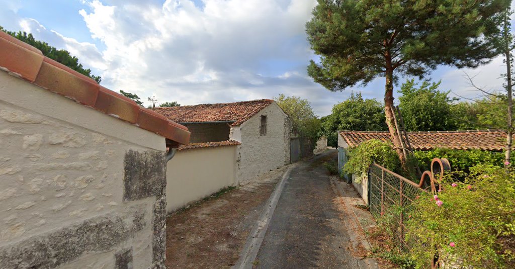 Le saunier maison au bord de la flow velo à Salignac-sur-Charente (Charente-Maritime 17)