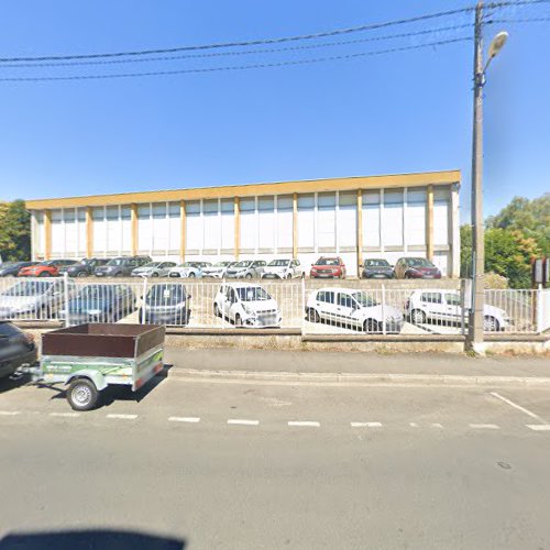 Renault Charging Station à Laval