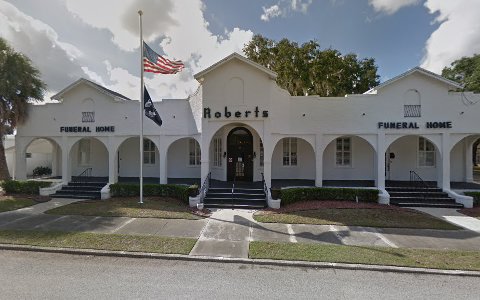 Funeral Home «Roberts Funeral Home Downtown Chapel», reviews and photos, 606 SW 2nd Ave, Ocala, FL 34471, USA