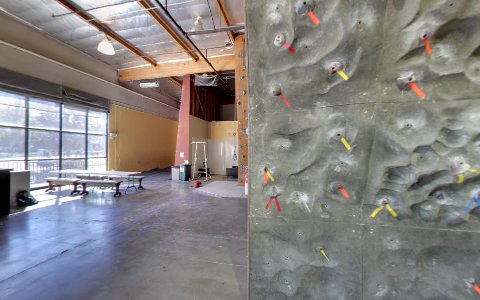 Rock Climbing Gym «Hangar 18 Indoor Climbing Gym - Long Beach», reviews and photos, 2599 E Willow St, Signal Hill, CA 90755, USA