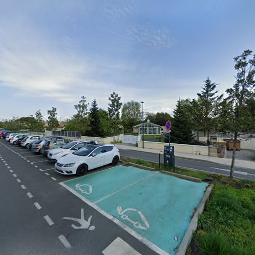 Borne de recharge de véhicules électriques SDEE Gironde Station de recharge Le Teich