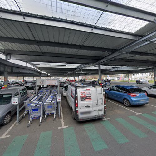 Borne de recharge de véhicules électriques E.Leclerc Charging Station Guingamp