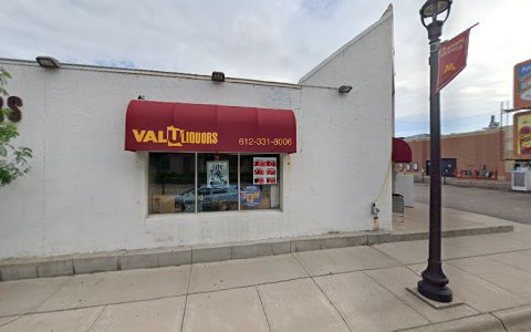 Liquor Store «Value Liquors», reviews and photos, 901 SE Washington Ave, Minneapolis, MN 55414, USA