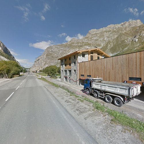New Motion Charging Station à Val-d'Isère