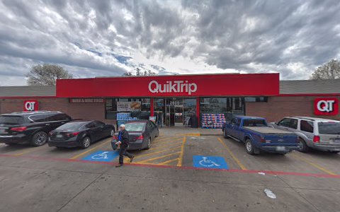 Gas Station «QuikTrip», reviews and photos, 2805 NE Green Oaks Blvd, Grand Prairie, TX 75050, USA
