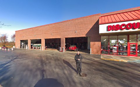 Tire Shop «Discount Tire Store - Aurora, IL», reviews and photos, 2445 Augusta Way, Aurora, IL 60506, USA