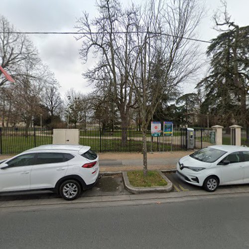Borne de recharge de véhicules électriques Bluecub Station de recharge Bordeaux