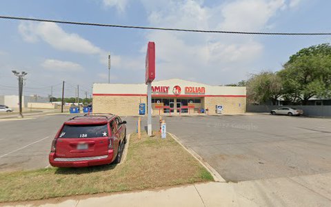 Dollar Store «FAMILY DOLLAR», reviews and photos, 903 N Oak St, Pearsall, TX 78061, USA