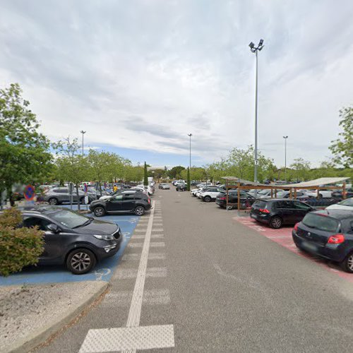 Borne de recharge de véhicules électriques E.Leclerc Charging Station Bourg-lès-Valence
