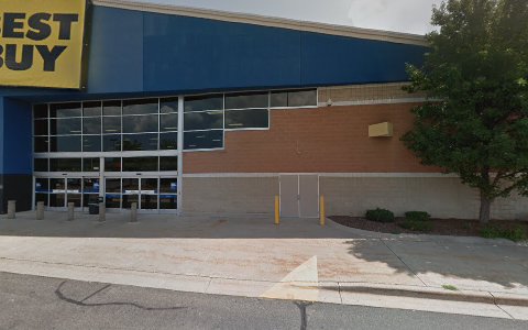 Electronics Store «Best Buy», reviews and photos, 3549 W Shore Dr, Holland, MI 49424, USA