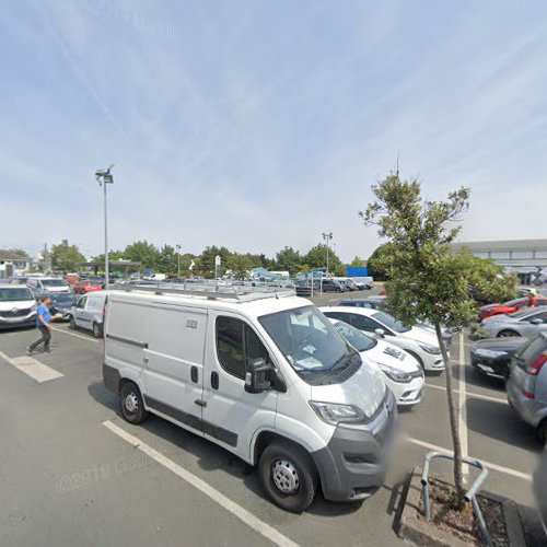 Borne de recharge de véhicules électriques SuperU - ZeborneMS Charging Station Saint-Barthélemy-d'Anjou