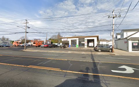 Auto Repair Shop «Roadside Auto Repair», reviews and photos, 290 W Montauk Hwy, Lindenhurst, NY 11757, USA