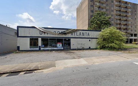 Auto Body Shop «Rentz B & B Auto and Collision Center», reviews and photos, 1807 Connally Dr, Atlanta, GA 30344, USA