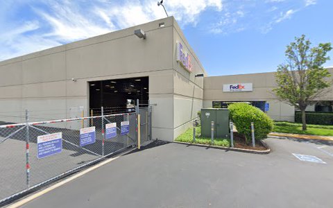 Shipping and Mailing Service «FedEx Ship Center», reviews and photos, 935 Performance Dr, Stockton, CA 95206, USA