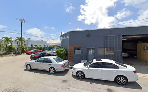 Auto Body Shop «G & M Auto Painting & Body», reviews and photos, 728 NW 24th St, Miami, FL 33127, USA