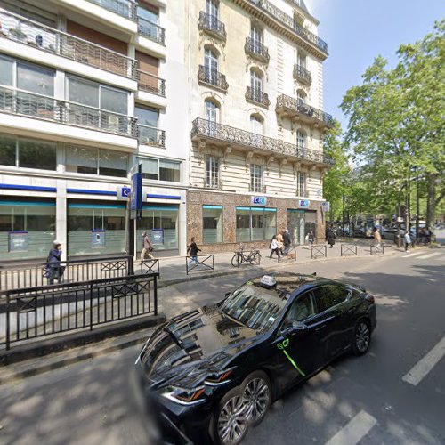 Borne de recharge de véhicules électriques Fortum Charge And Drive Charging Station Paris