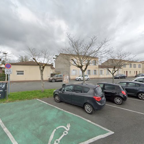 Borne de recharge de véhicules électriques SDEE Gironde Station de recharge La Brède