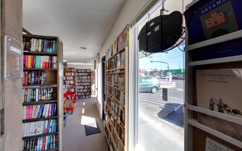 Used Book Store «Clackamas Book Exchange», reviews and photos, 10655 SE 42nd Ave, Milwaukie, OR 97222, USA