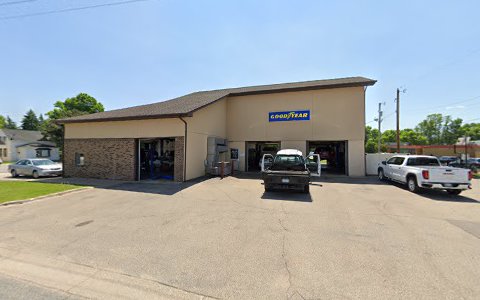 Auto Repair Shop «Lakeville Tire & Auto Service», reviews and photos, 20909 Holyoke Ave, Lakeville, MN 55044, USA