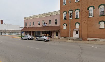 Payton Holmes - Pet Food Store in Monmouth Illinois