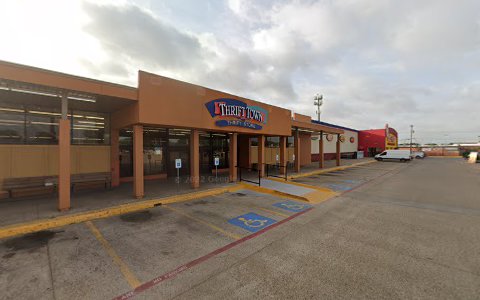 Thrift Store «Thrift Town», reviews and photos, 1516 S Westmoreland Rd, Dallas, TX 75211, USA