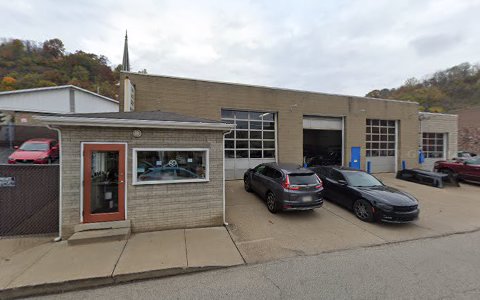 Auto Body Shop «D & R Auto Body & Frame Shop», reviews and photos, 1501 S Canal St, Pittsburgh, PA 15215, USA