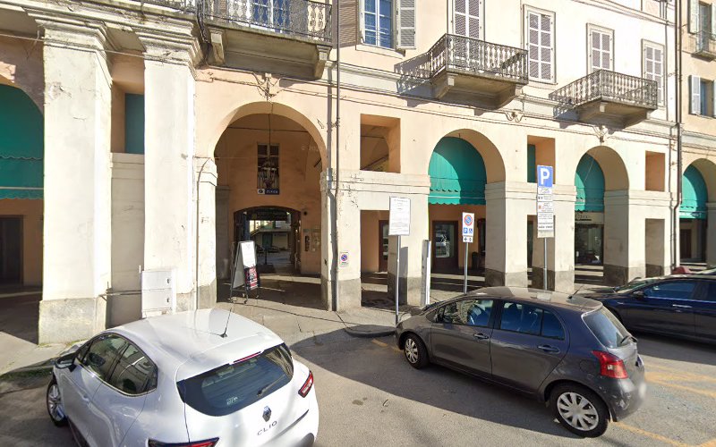 Bottega Sartoriale Pinerolo - Piazza Luigi Barbieri - Pinerolo