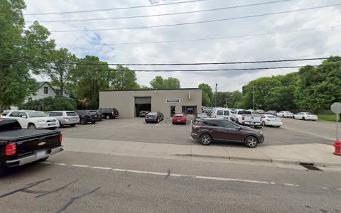 Auto Body Shop «Roseville Auto Body», reviews and photos, 81 Cleveland Ave SW, New Brighton, MN 55112, USA