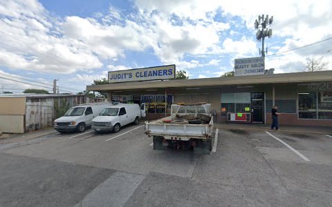 Dry Cleaner «Judit Cleaners», reviews and photos, 514 Bernice St, Dallas, TX 75211, USA