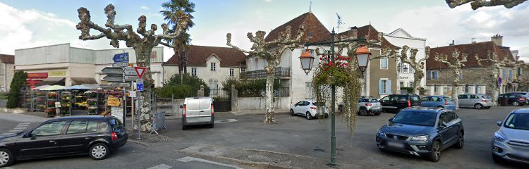 Photo du Banque Crédit Agricole Pyrénées Gascogne - Sauveterre à Sauveterre-de-Béarn