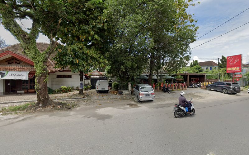 Restoran Keluarga di Sumatera Barat: Menikmati Kuliner Khas dengan Kuali Nyonya dan Talago Bir Rumah Makan Padang