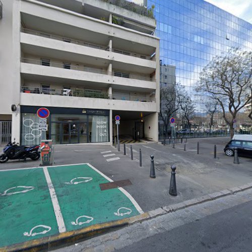 Borne de recharge de véhicules électriques La recharge Station de recharge Marseille
