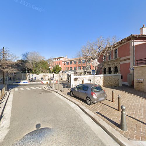 Borne de recharge de véhicules électriques Stations TIERS Charging Station Marseille