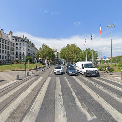 Borne de recharge de véhicules électriques Lyon Parc Auto Charging Station Lyon