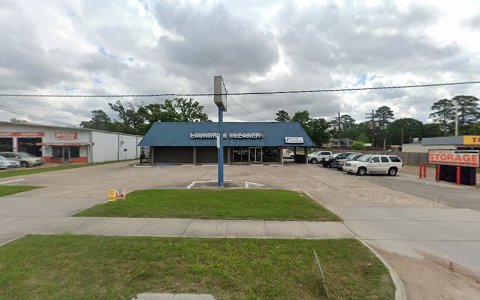 Dry Cleaner «Signature Laundry & Cleaners», reviews and photos, 1806 N Frazier St, Conroe, TX 77301, USA