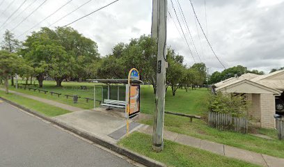 Oxley Station Rd at Davies Street, stop 63a