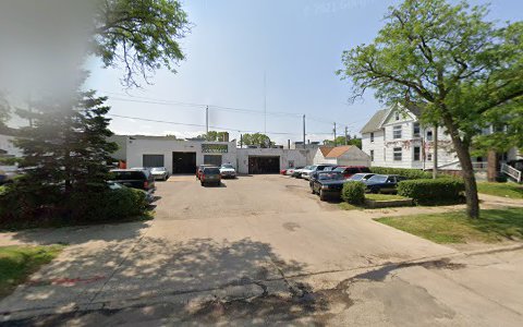 Auto Repair Shop «Lindems Auto Repair», reviews and photos, 117 E Capitol Dr, Milwaukee, WI 53212, USA