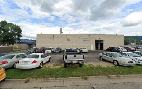 Auto Repair Shop «Schaller Jacobson Collision & Alignment Repair», reviews and photos, 4115 Mormon Coulee Ct, La Crosse, WI 54601, USA