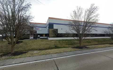 Shipping and Mailing Service «FedEx Ship Center», reviews and photos, 13342 Lakefront Dr, Earth City, MO 63045, USA
