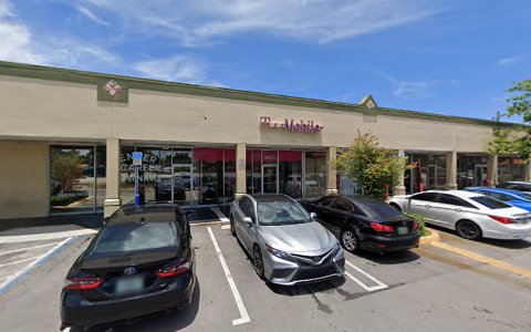 Cell Phone Store «T-Mobile», reviews and photos, 3905 W Oakland Park Blvd, Lauderdale Lakes, FL 33319, USA