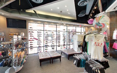 Shoe Store «Sole Sports Running Zone», reviews and photos, 7001 N Scottsdale Rd #170, Scottsdale, AZ 85253, USA