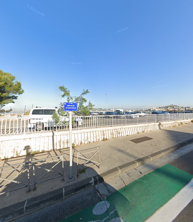 Location de bateau avec ou sans skipper à Marseille Pointe Rouge - LocBateau