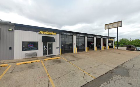 Auto Repair Shop «Meineke Car Care Center», reviews and photos, 6401 E 82nd St, Castleton, IN 46250, USA