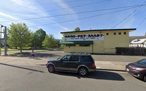 Pet Supply Store «Mini Pet Mart», reviews and photos, 876 NW 6th St, Grants Pass, OR 97526, USA